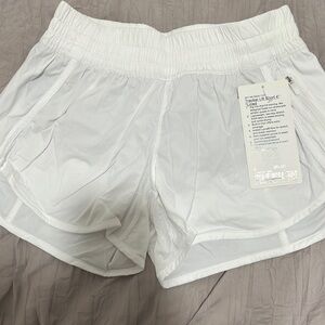 lululemon tracker low rise 4” shorts